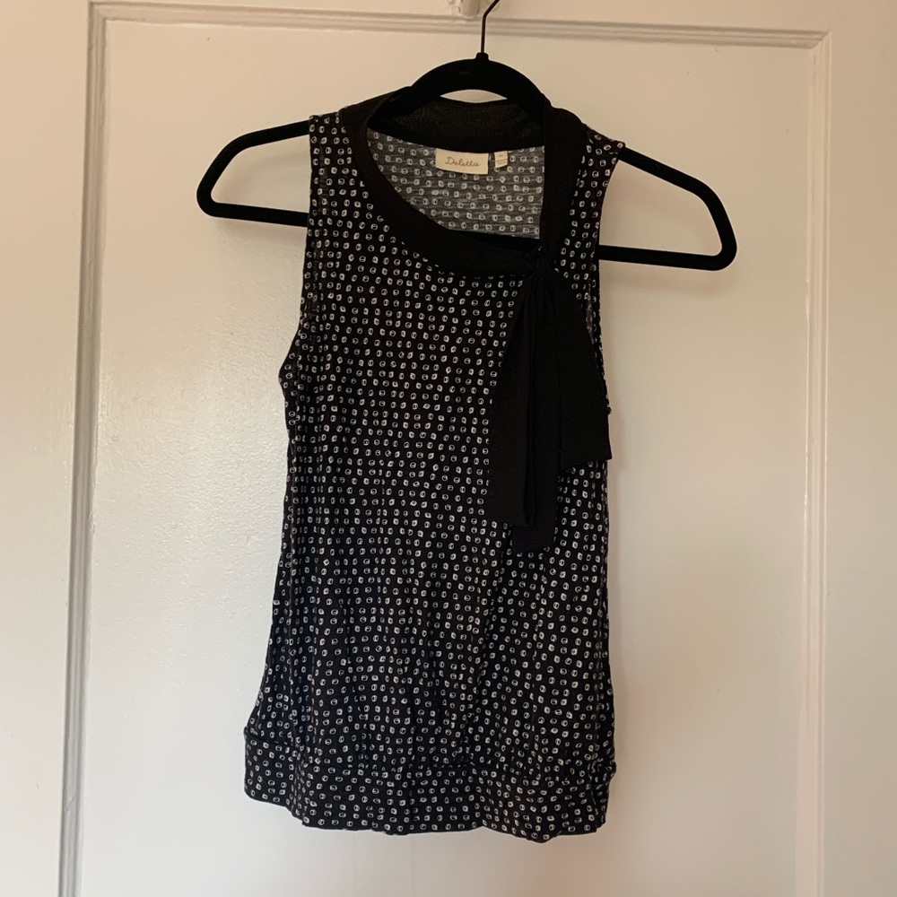 Anthro tank with bow - gently worn !
